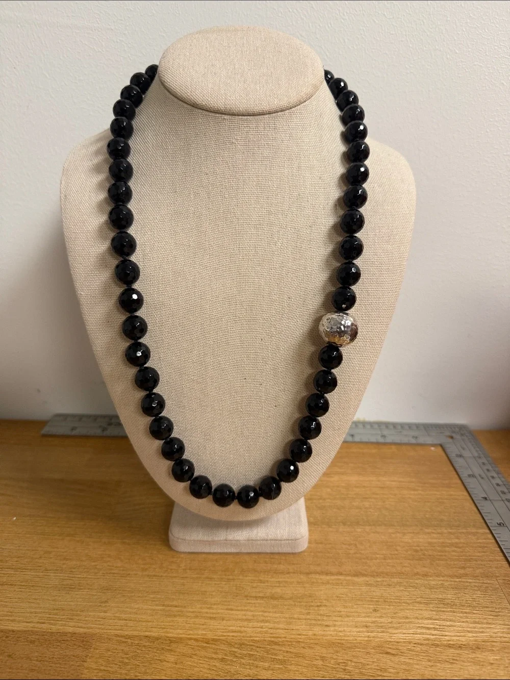 Silver 925 clasp with black glass beads and silver tone accent mirrorball - Picture 1 of 6